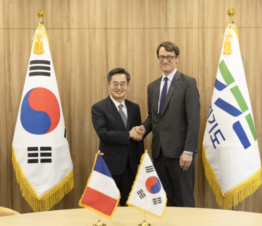 김동연, 필립 베르투 주한 프랑스대사 만나 “반도체·AI·스타트업 분야 협력 관계 한층 강화되길 희망”