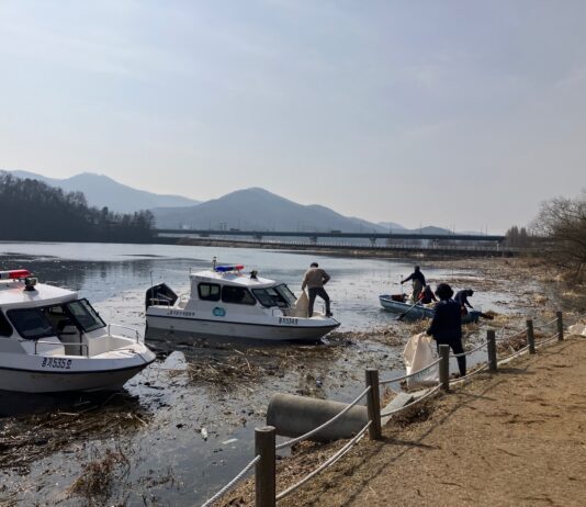 수도권 식수원 ‘팔당호 새단장’…봄맞이 대청소 나선 경기도